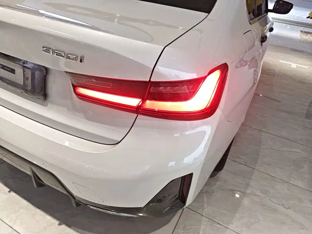 BMW 3 Series — миниатюра 8
