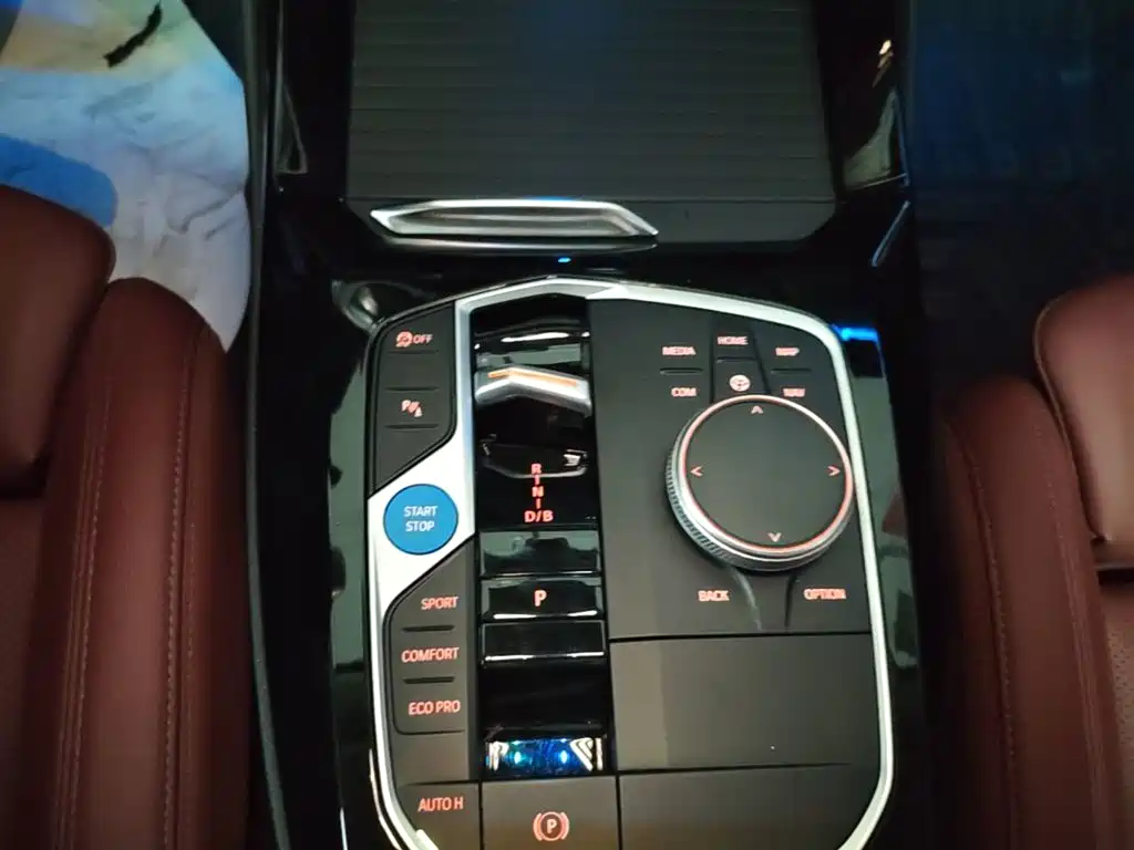 BMW iX3 — миниатюра 14