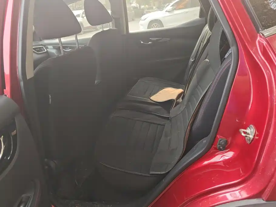 Nissan Qashqai — миниатюра 11