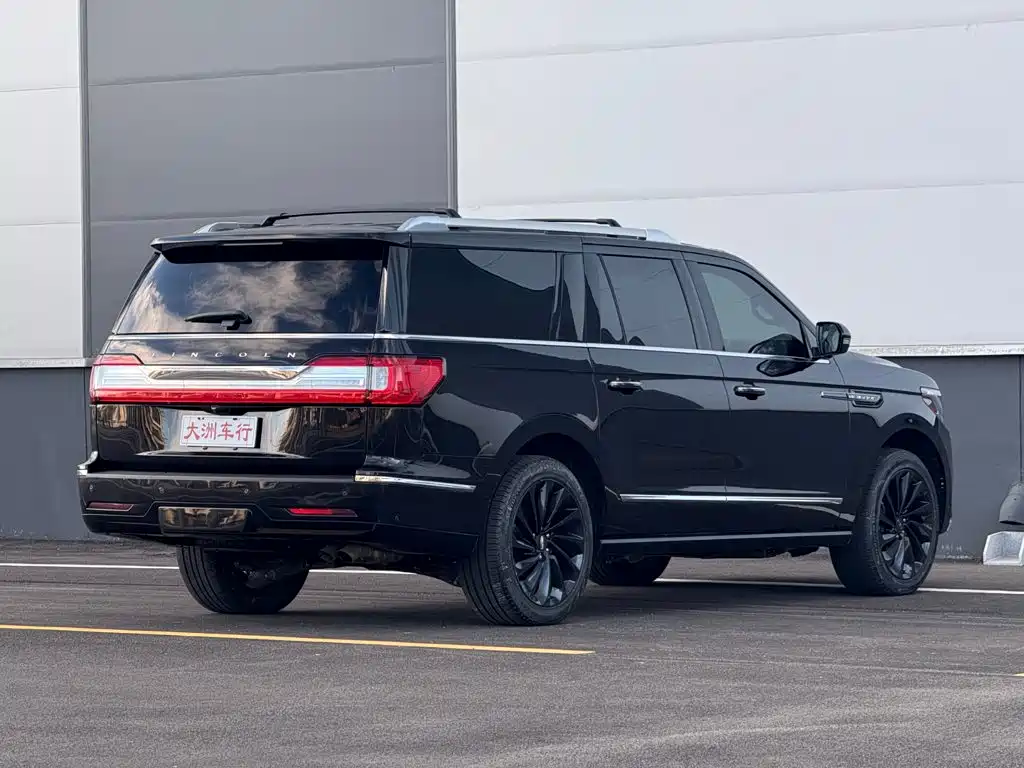 Lincoln Navigator — миниатюра 9