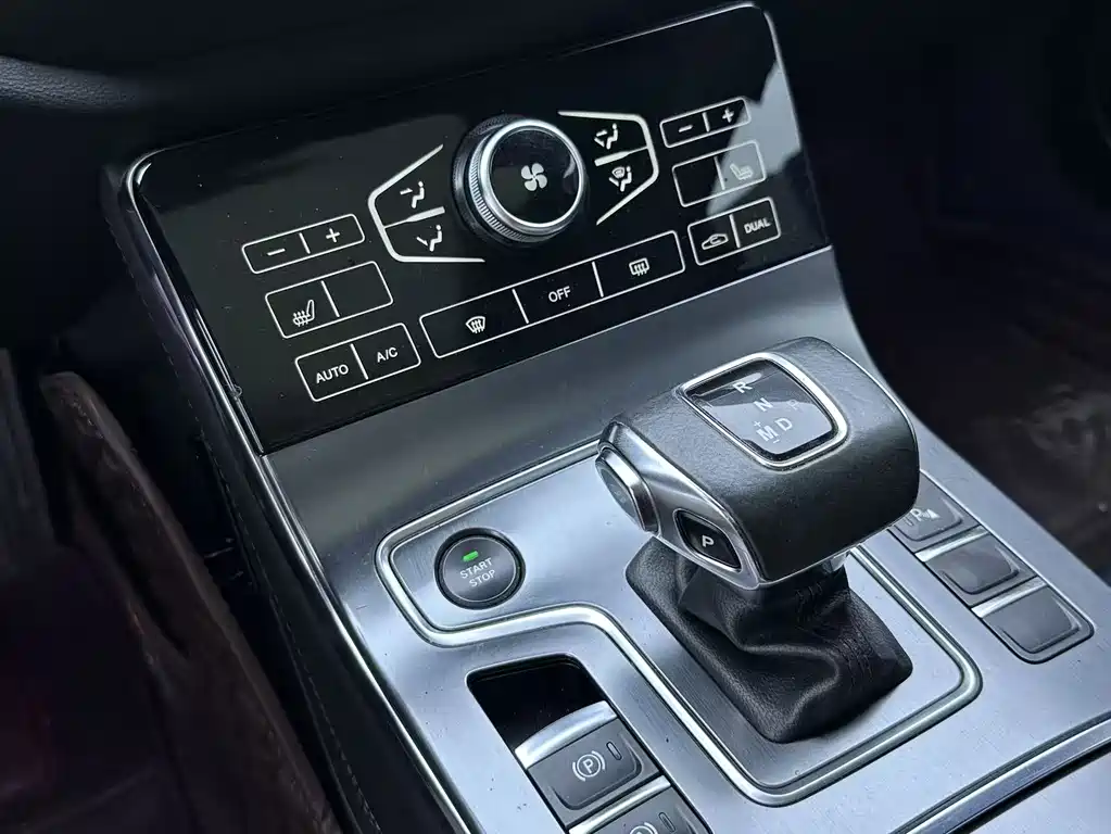 Hongqi Hongqi H5 — миниатюра 7