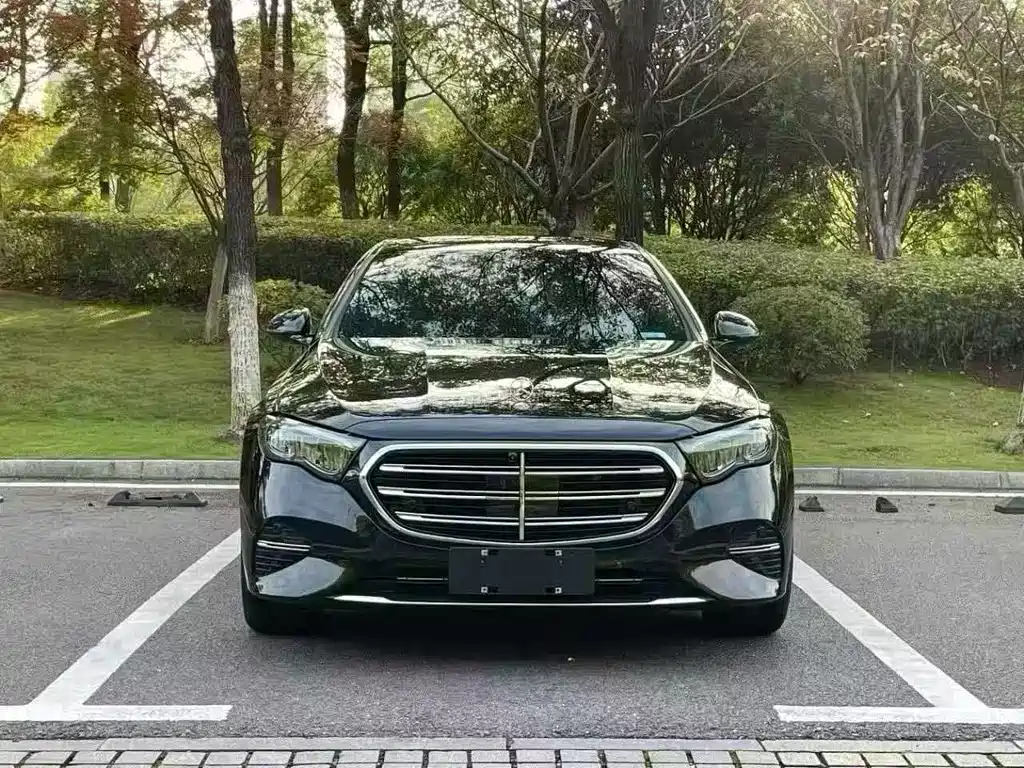 Mercedes-Benz E-Class — миниатюра 2