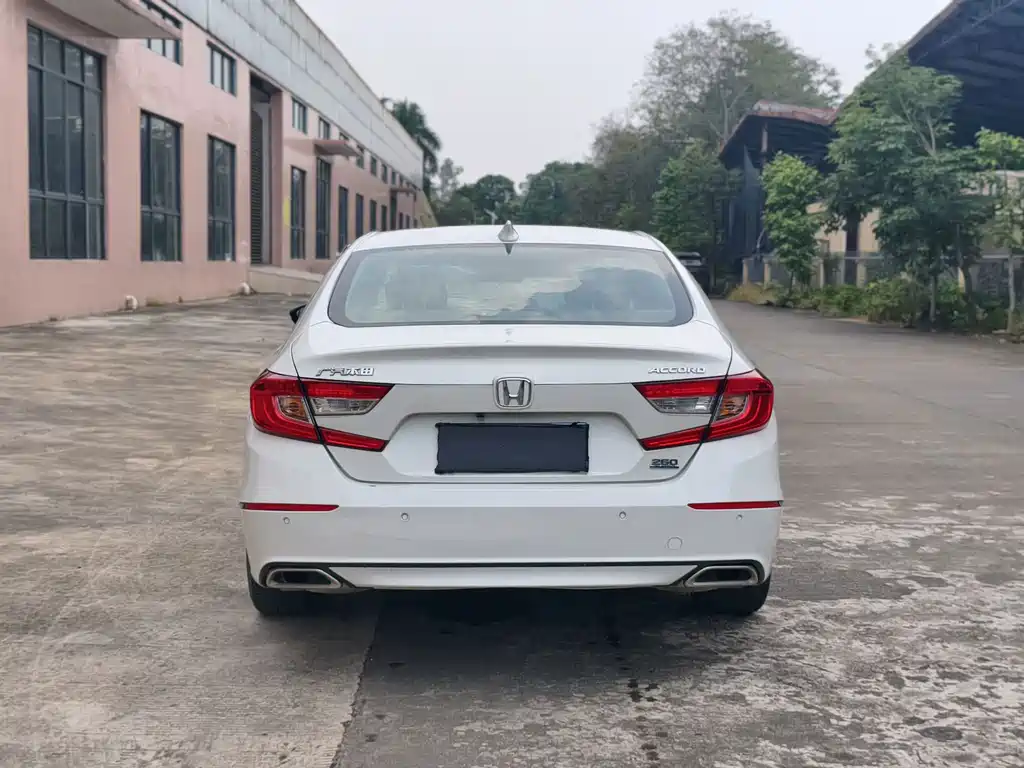 Honda Accord — миниатюра 7