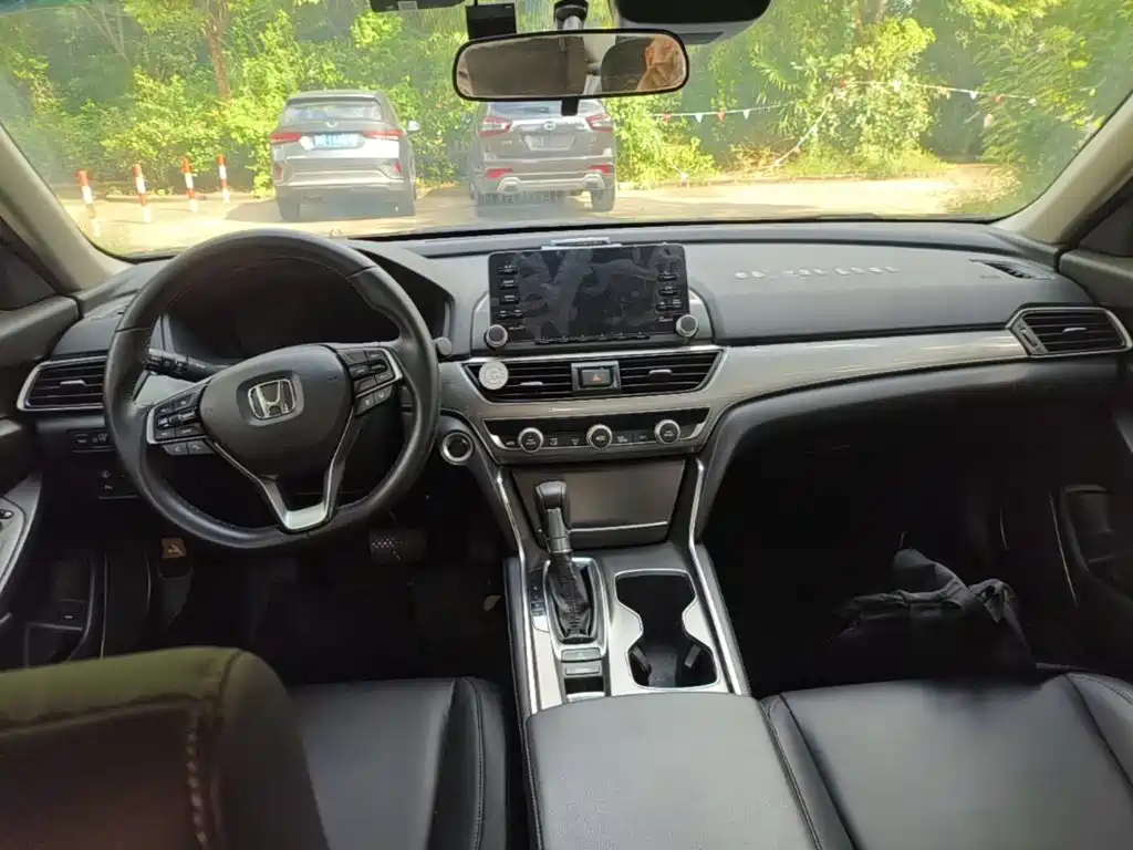 Honda Accord — миниатюра 10
