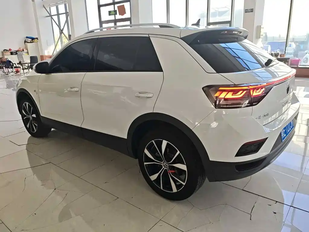 Volkswagen T-Roc — миниатюра 7