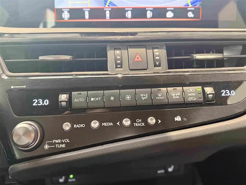 Lexus ES — миниатюра 14