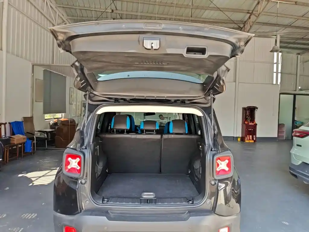 Jeep Renegade — миниатюра 19