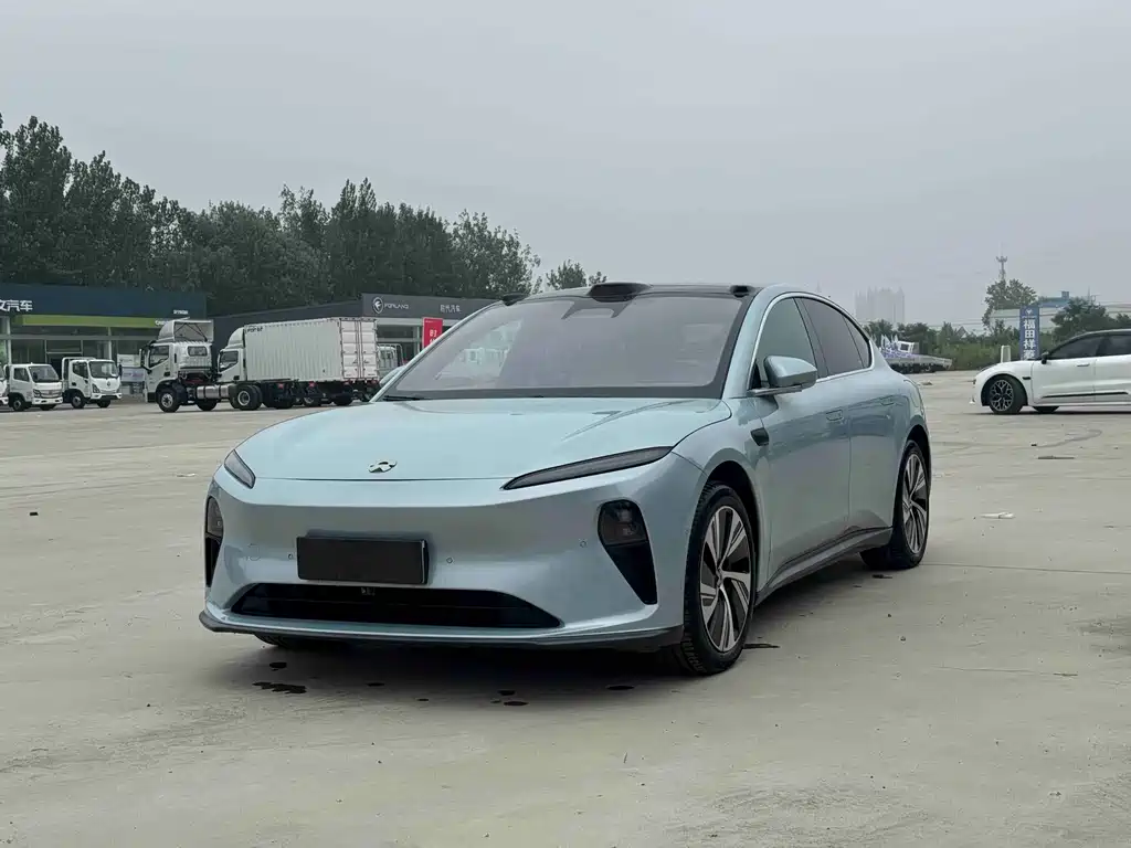NIO ET5