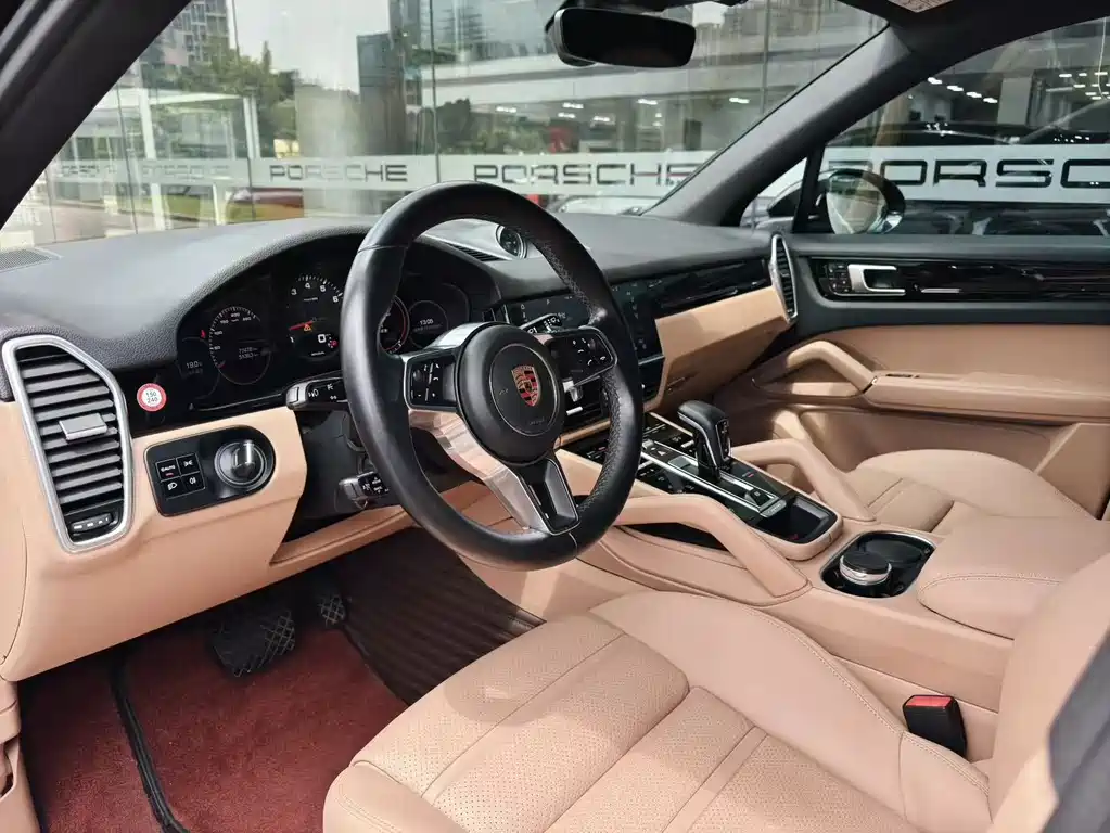 Porsche Cayenne — миниатюра 6
