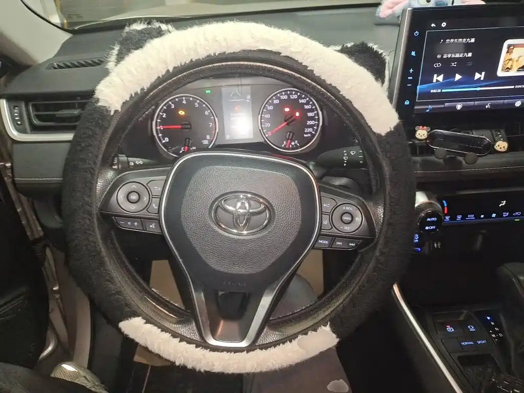 Toyota Wildlander — миниатюра 6