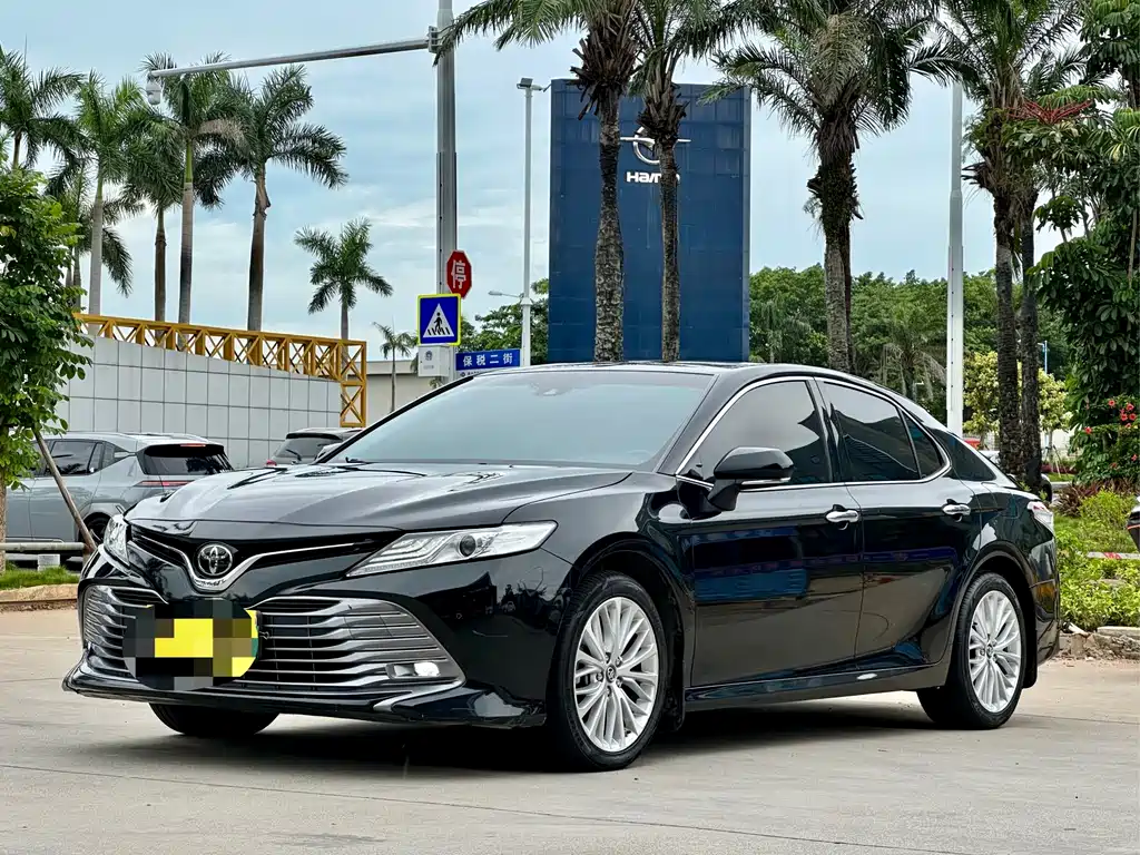 TOYOTA CAMRY