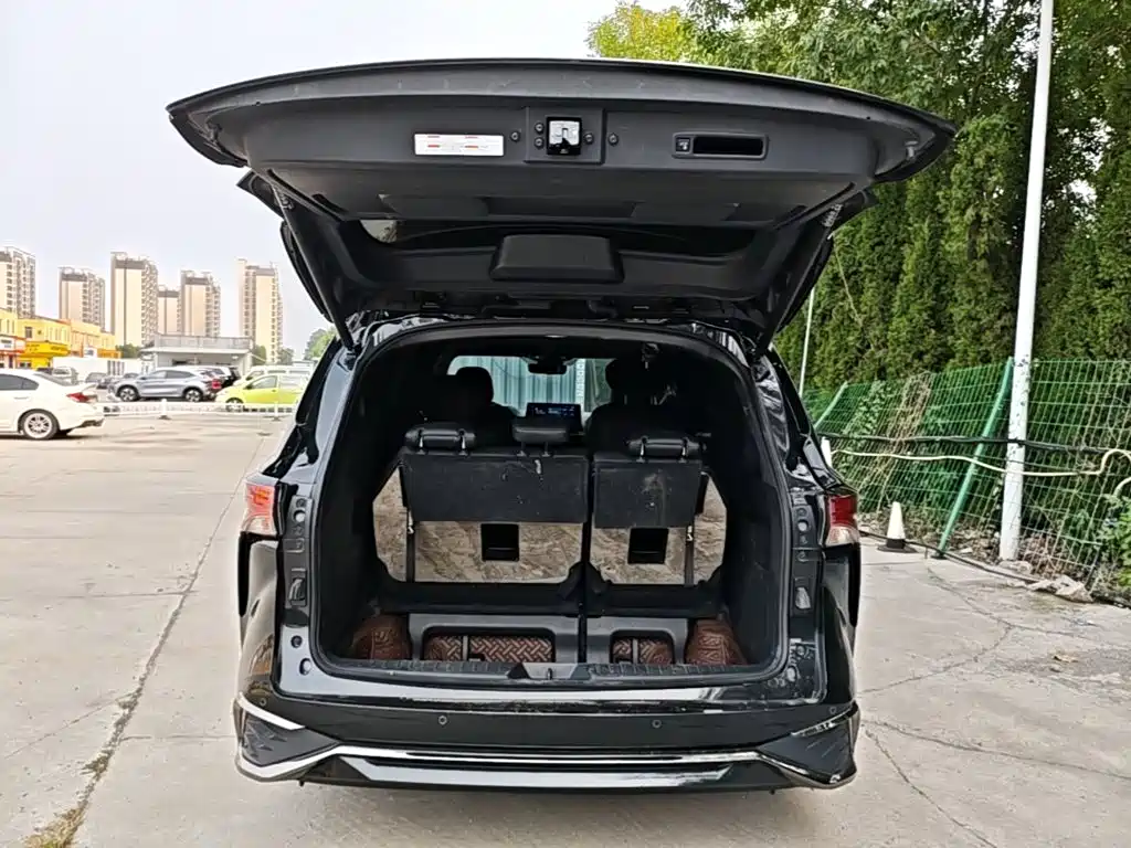 Toyota Sienna — миниатюра 19