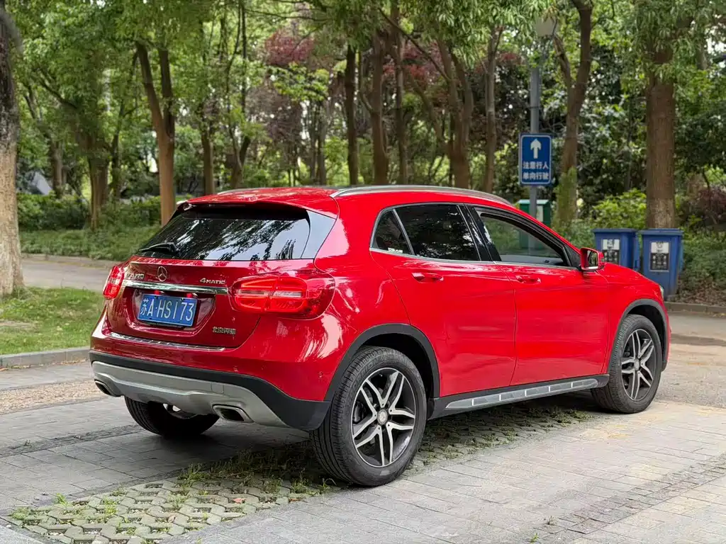 Mercedes-Benz GLA 2015 GLA 220 4MATIC Fashion