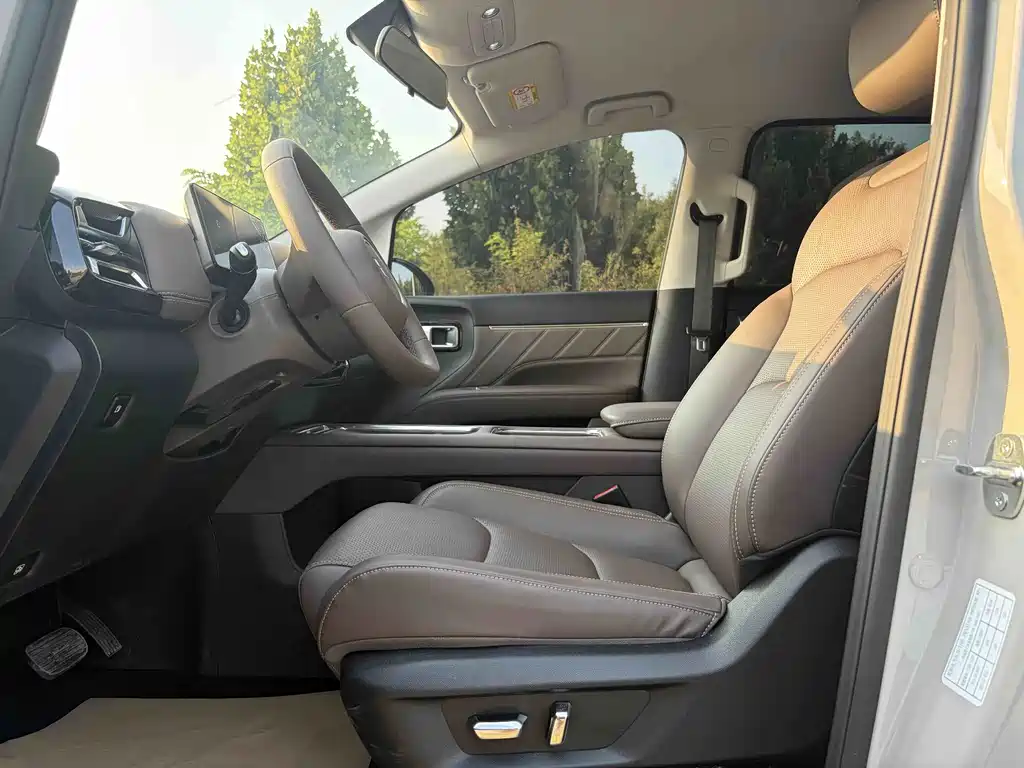 Wuling Xingguang 730 New Energy — миниатюра 5