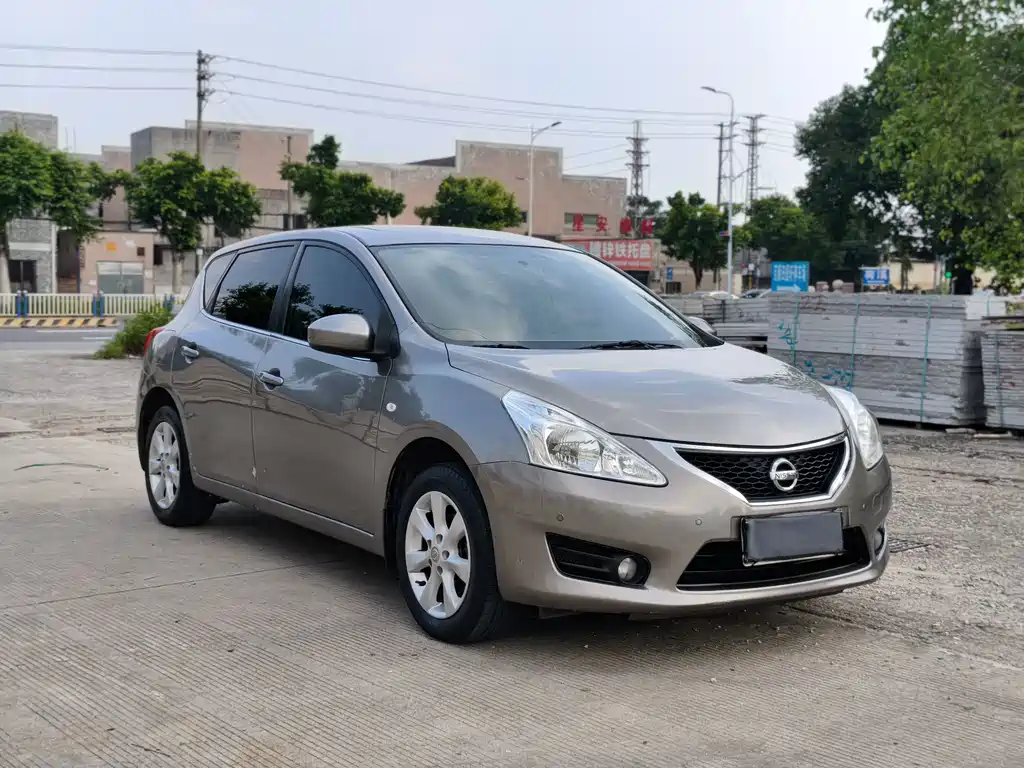 Nissan Tiida — миниатюра 3