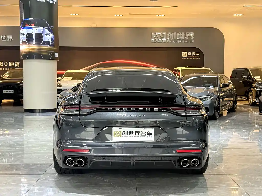 PORSCHE PANAMERA