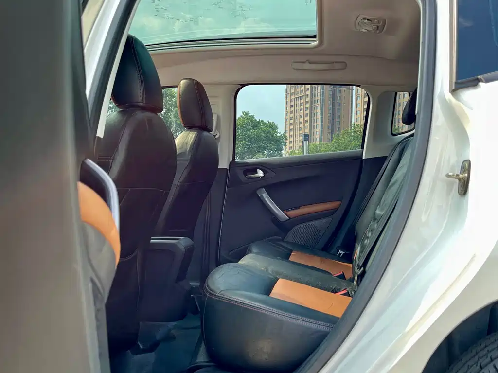 Peugeot 2008 — миниатюра 11