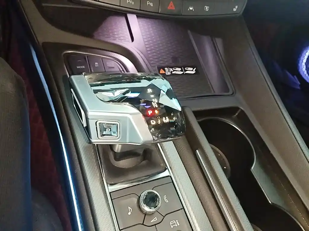 Cadillac CT5 — миниатюра 14
