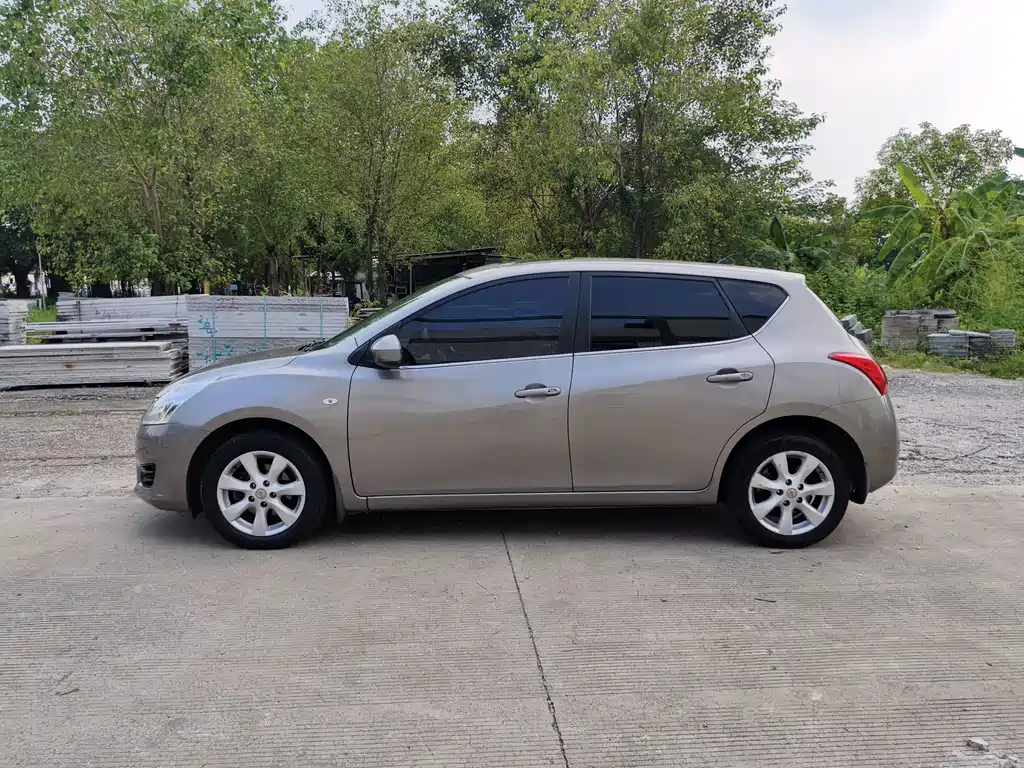 Nissan Tiida — миниатюра 5