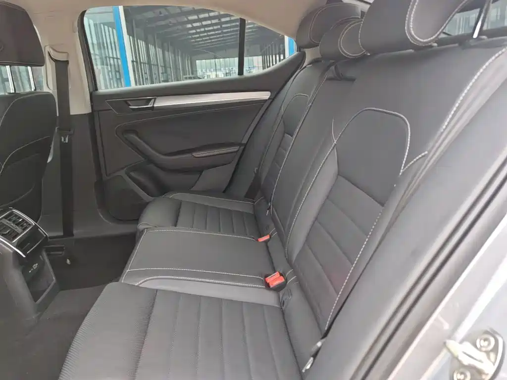 Skoda Superb — миниатюра 17
