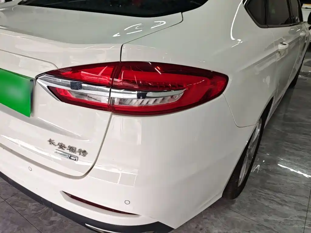 Ford Mondeo — миниатюра 8