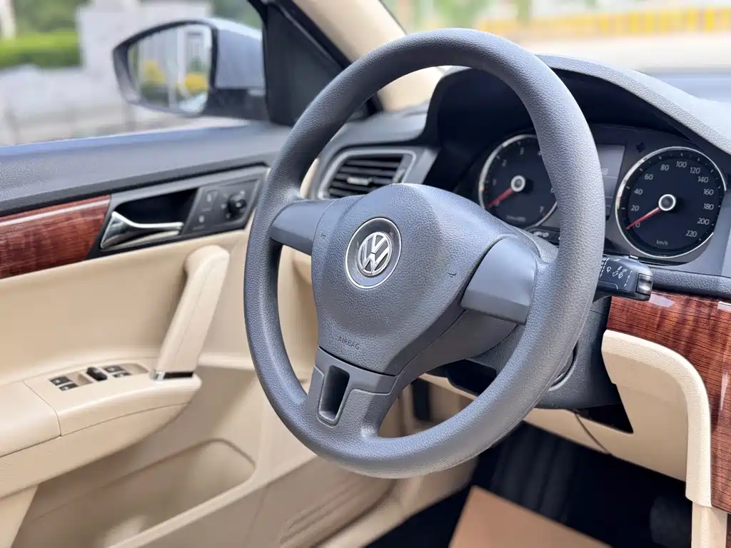 Volkswagen Lavida — миниатюра 11