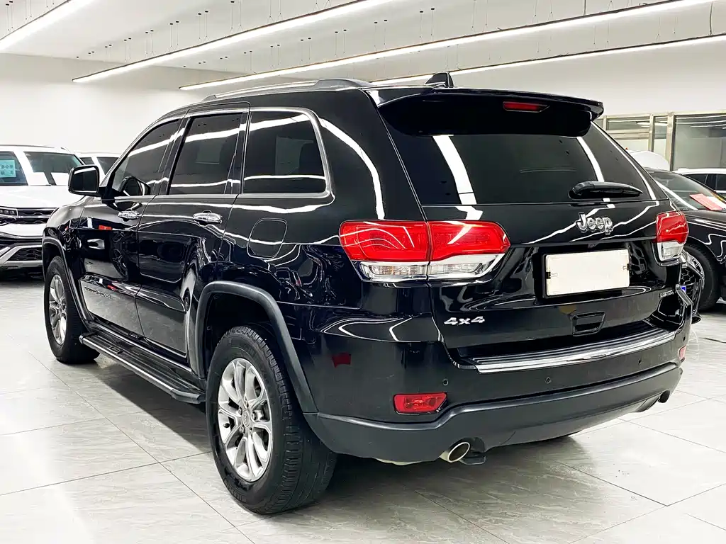 Jeep Grand Cherokee (Import) — миниатюра 4