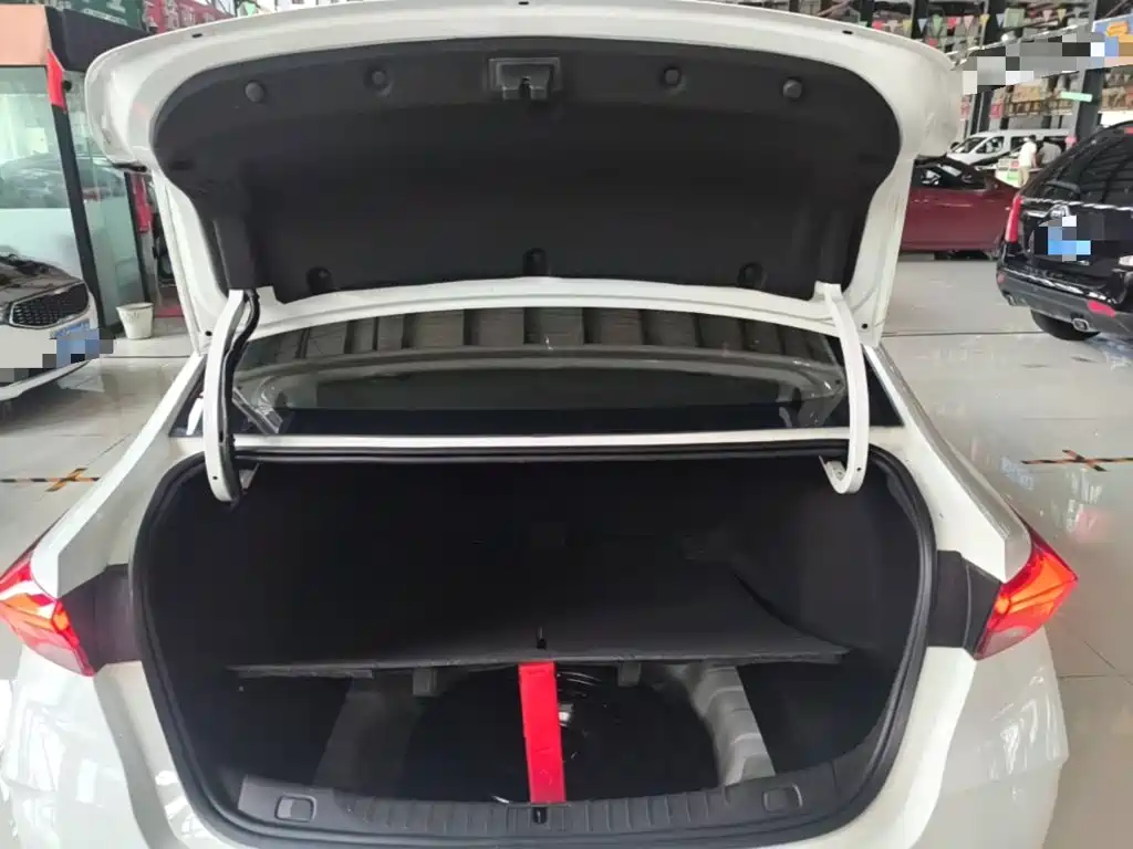 Buick Verano — миниатюра 19
