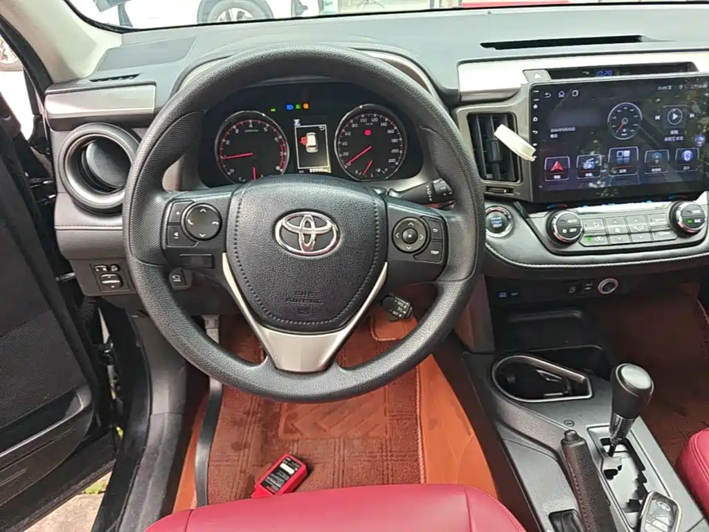 Toyota RAV4 — миниатюра 11