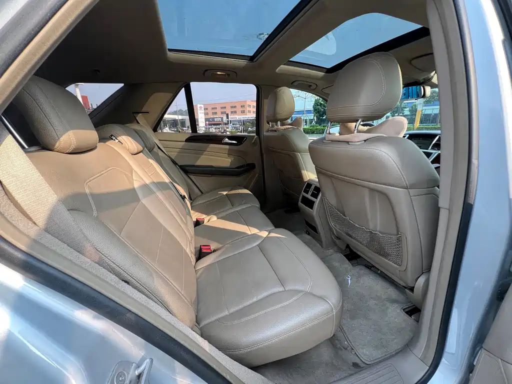 Mercedes-Benz M-Class — миниатюра 9