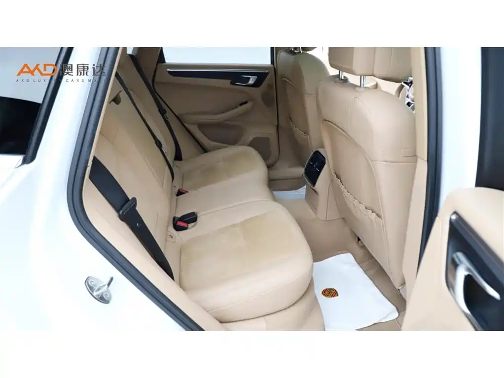 Porsche Macan — миниатюра 8