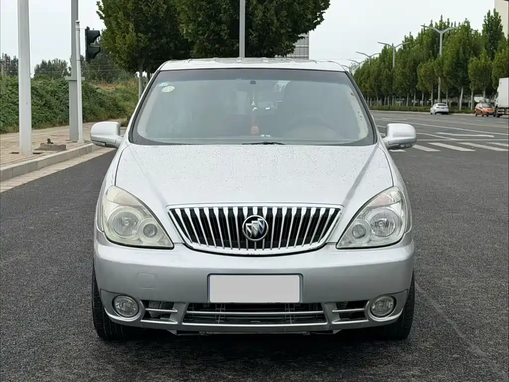 Buick GL8 — миниатюра 2