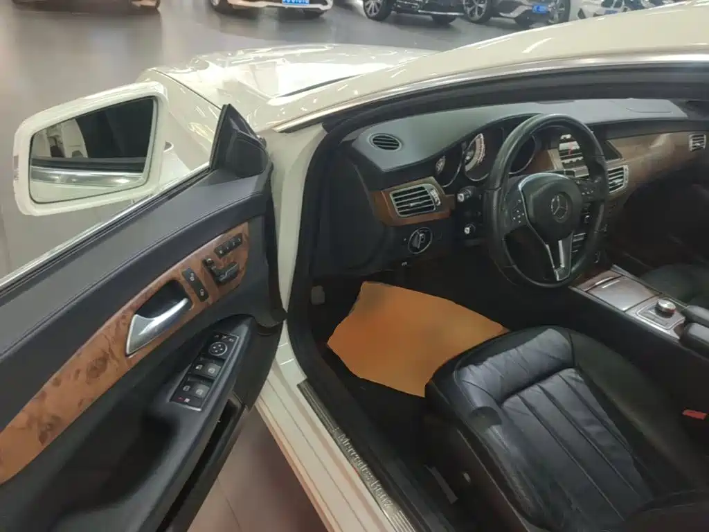 Mercedes-Benz CLS — миниатюра 16