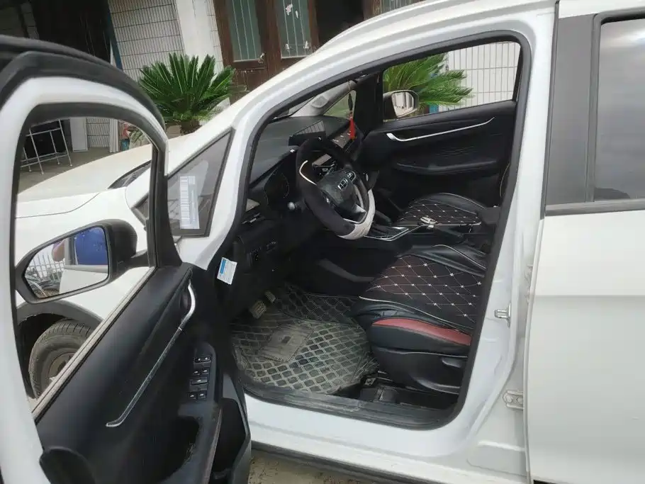 Geely Vision X3 — миниатюра 9