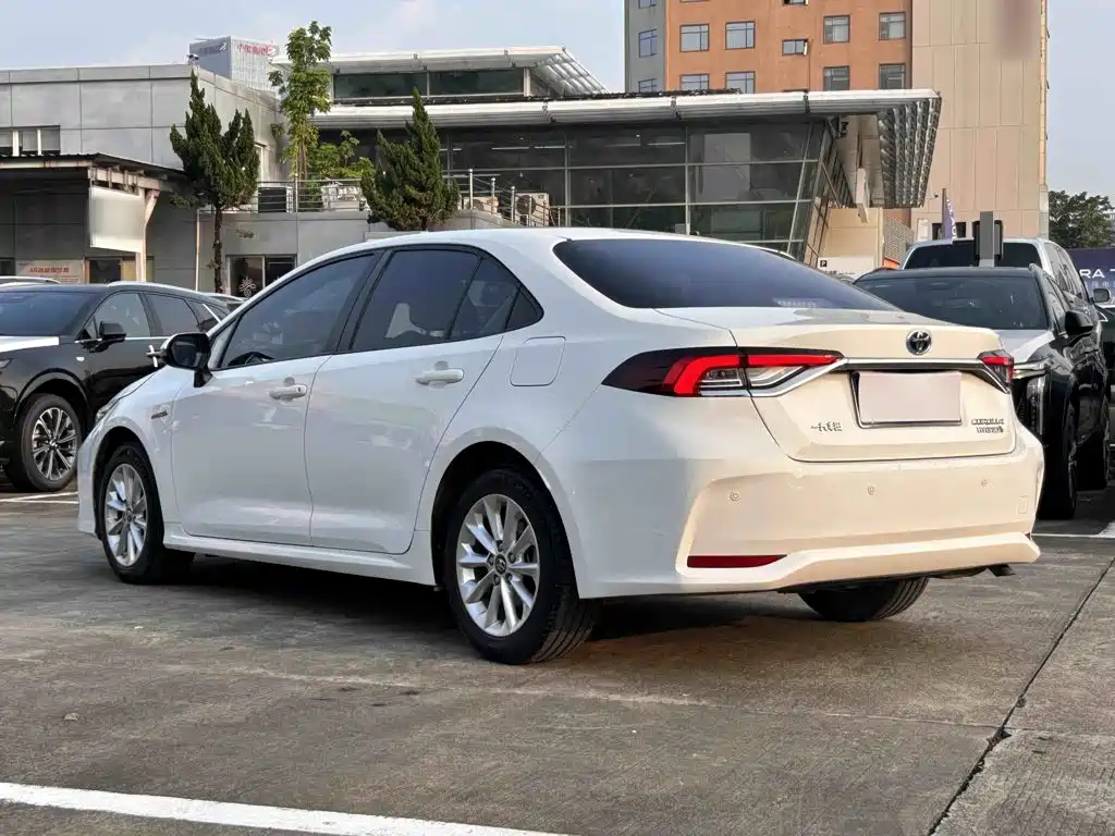 Toyota Corolla — миниатюра 6