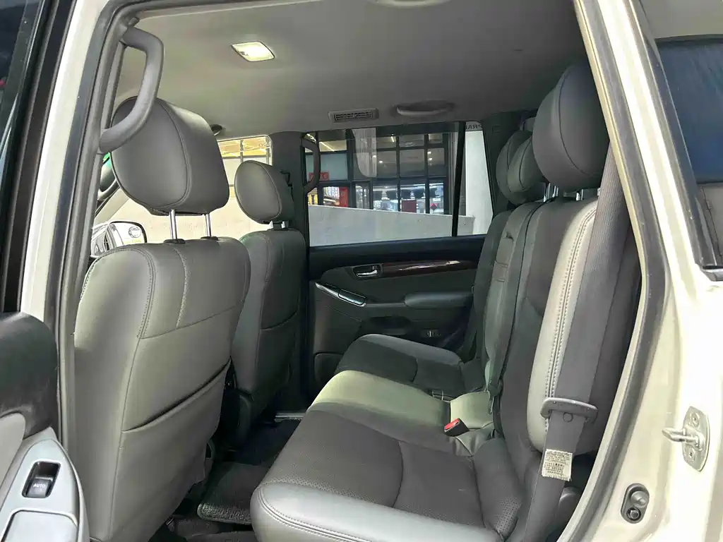 Toyota Prado (Import) — миниатюра 6