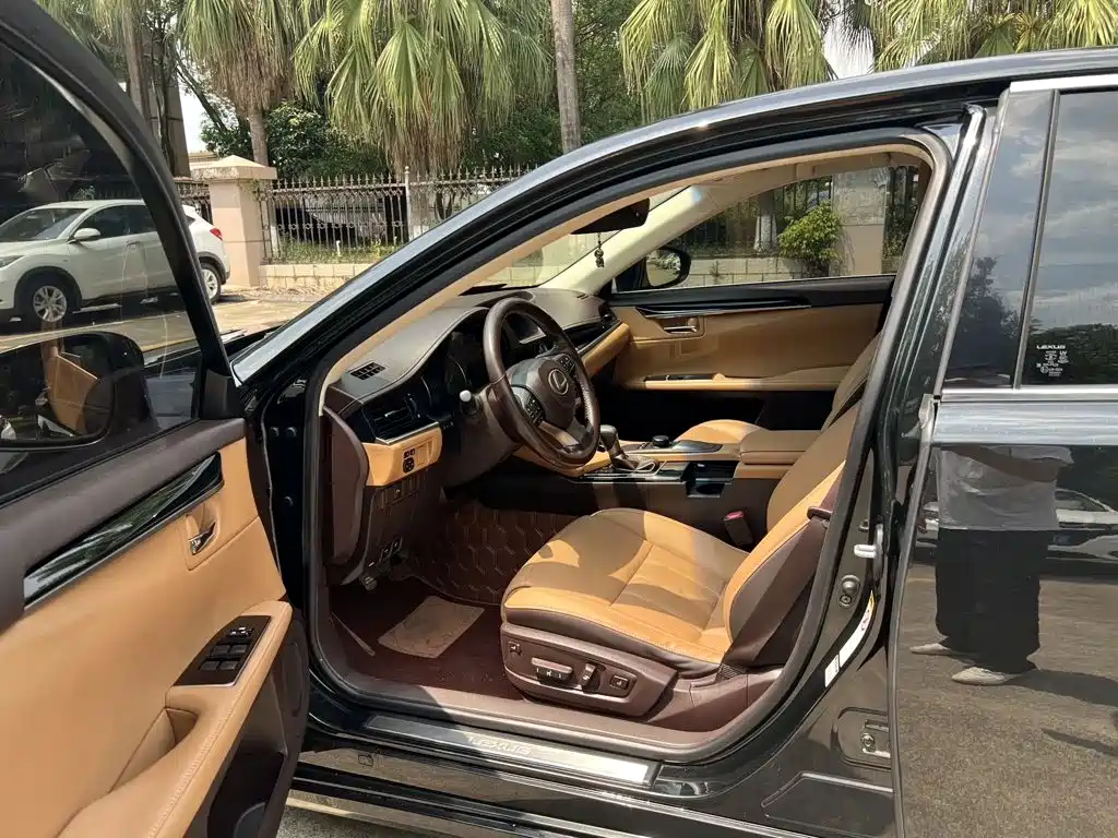 Lexus ES — миниатюра 4