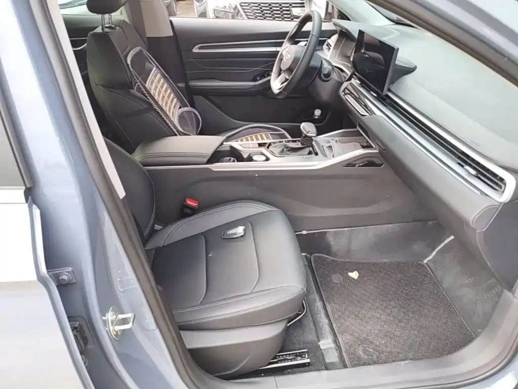 Geely Emgrand — миниатюра 25