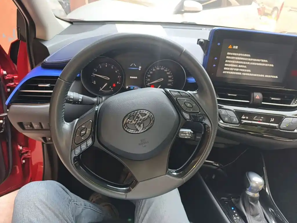Toyota C-HR — миниатюра 11