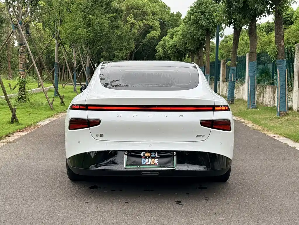 XPeng P7 — миниатюра 5