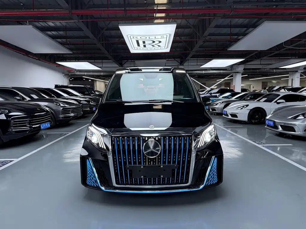 Mercedes-Benz Vito 2021 2.0T Elite 7 мест