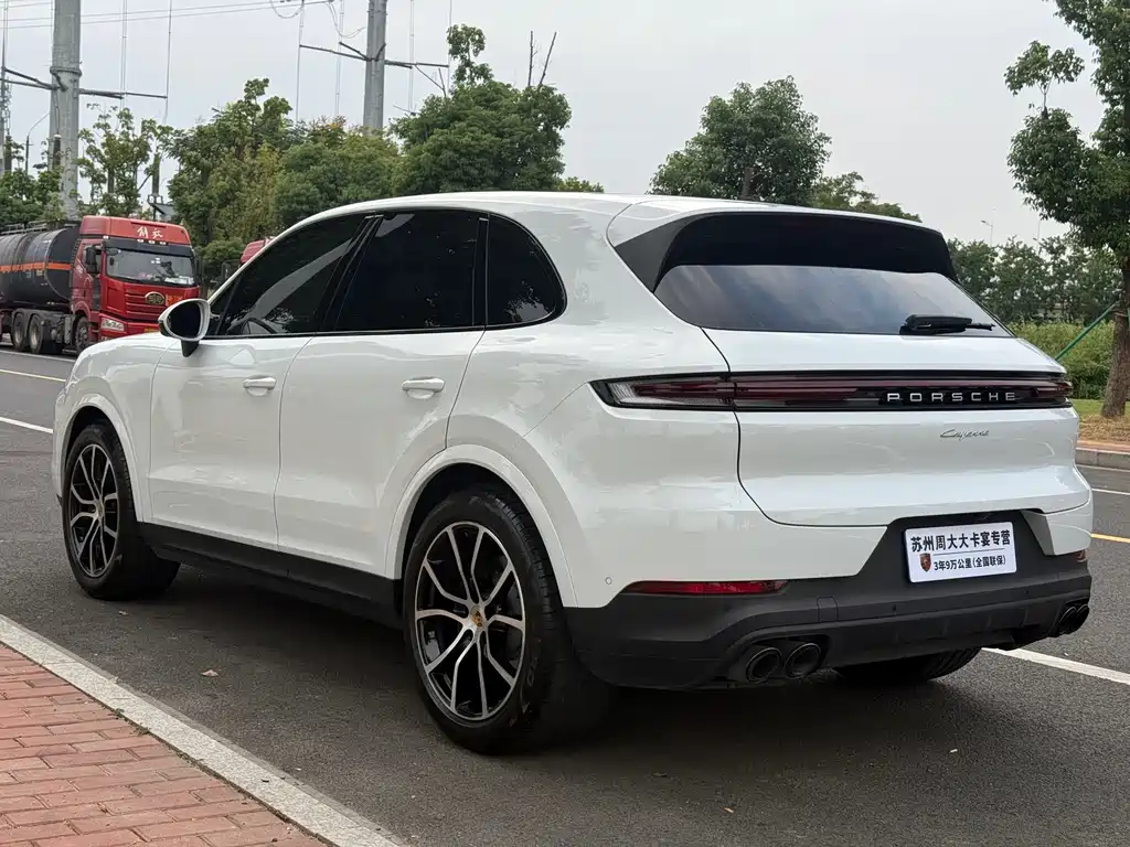 Porsche Cayenne — миниатюра 12