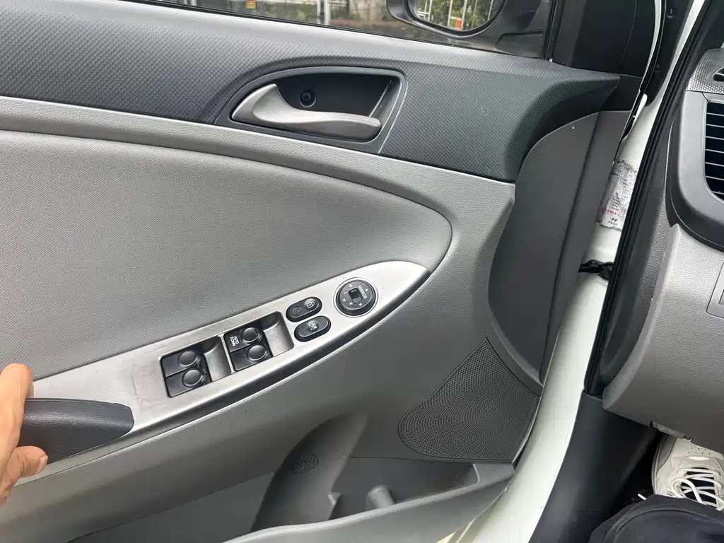 Hyundai Verna — миниатюра 14
