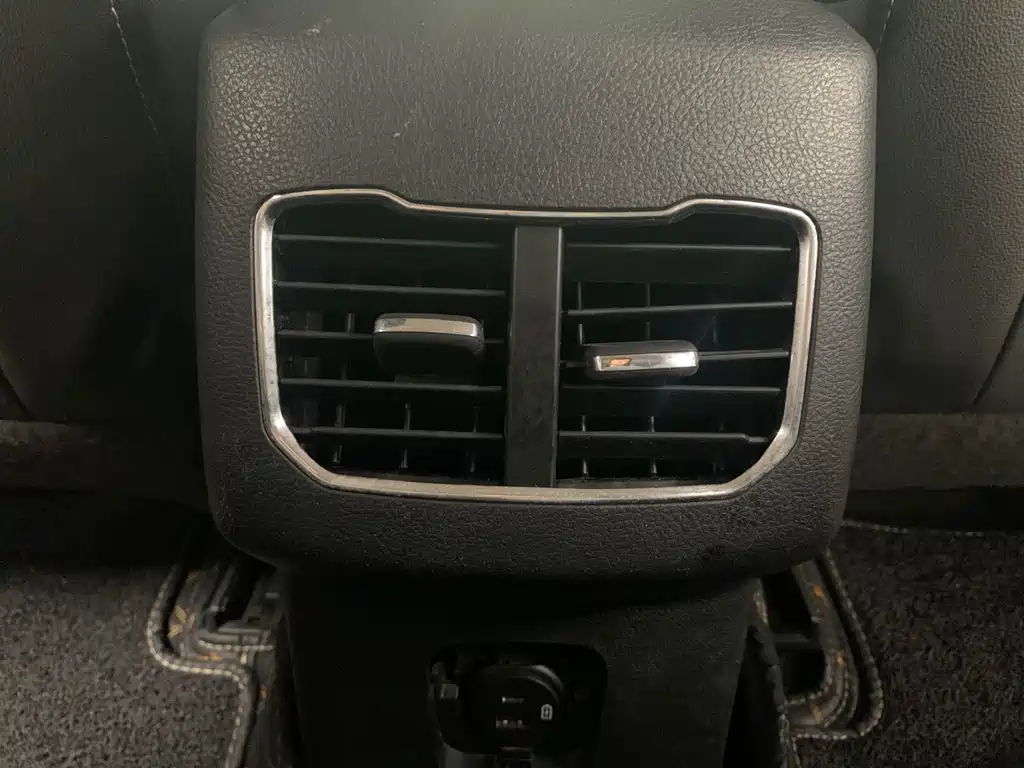 Ford Mondeo — миниатюра 12