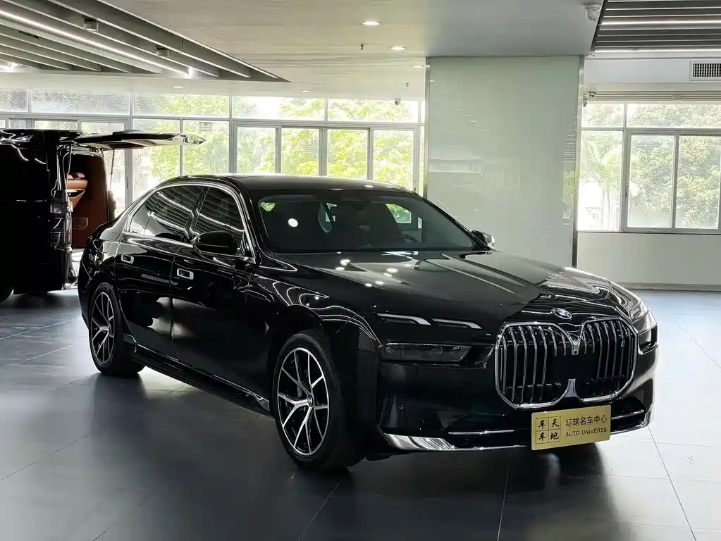 BMW i7 — миниатюра 3