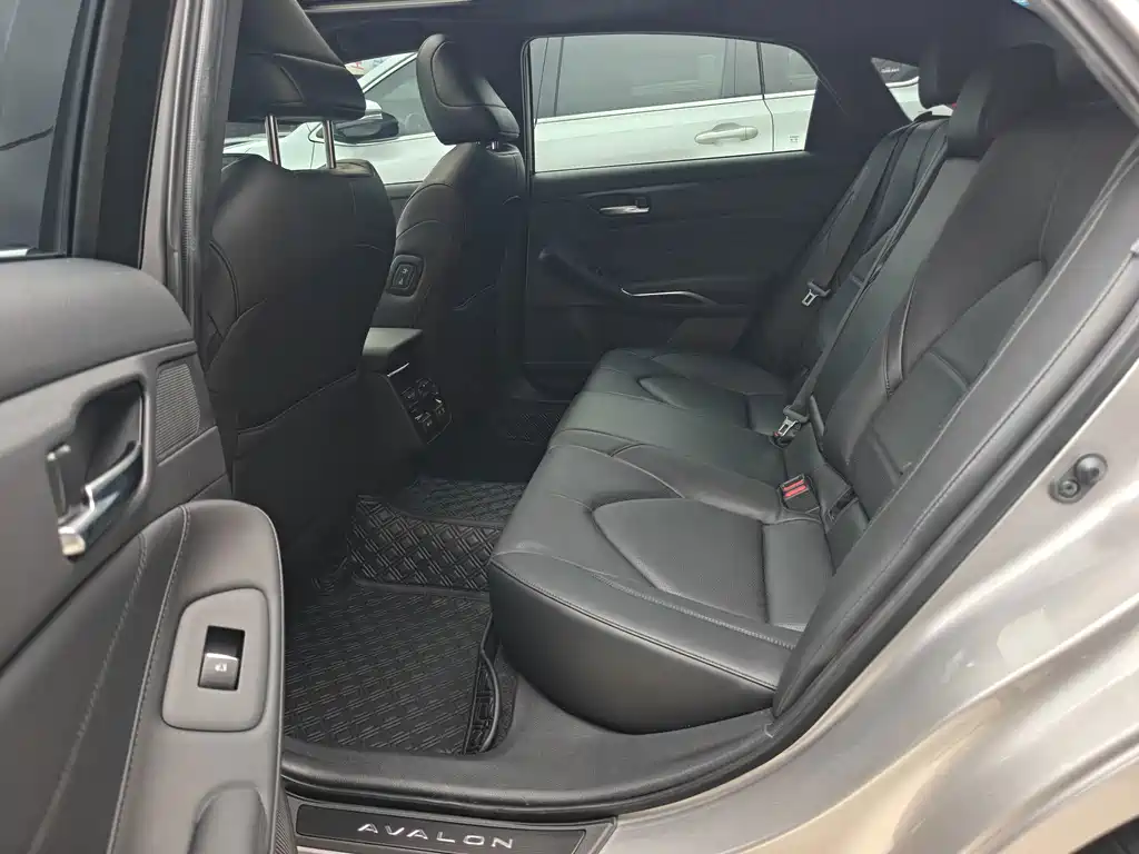 Toyota Avalon — миниатюра 9