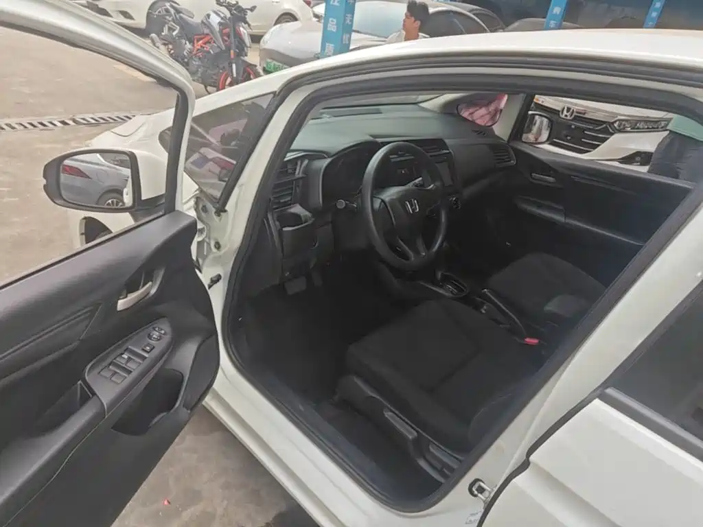 Honda Fit — миниатюра 16