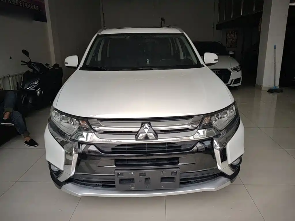 Mitsubishi Outlander — миниатюра 3