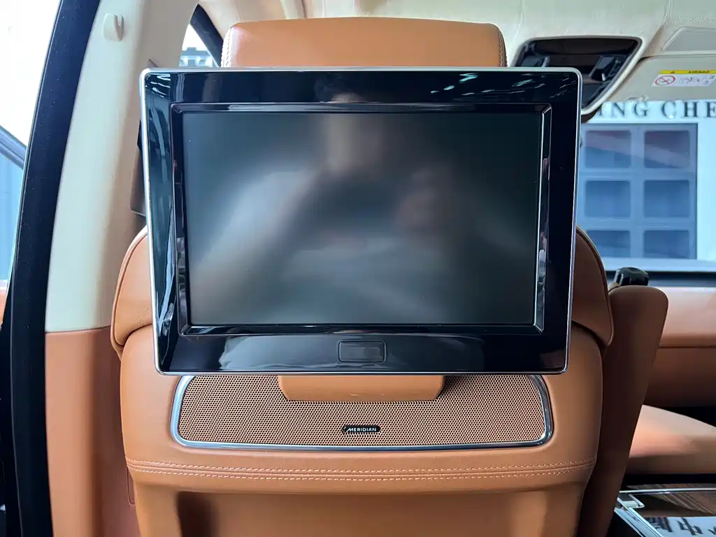 Land Rover Range Rover — миниатюра 28