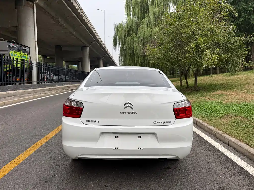 Citroen Elysee — миниатюра 6